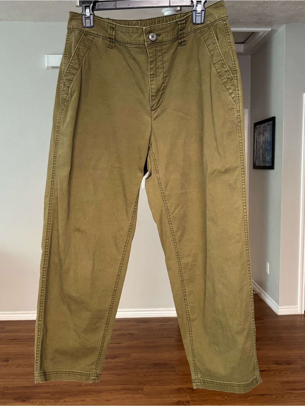 Women’s Old Navy Olive Green High-Rise Chino Pants - Picture 3 of 4